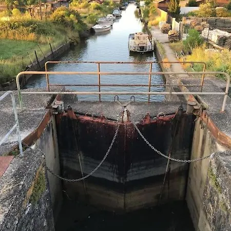 12 Pers Avec Piscine Chauffee 1 Mai Au 30 Sept *