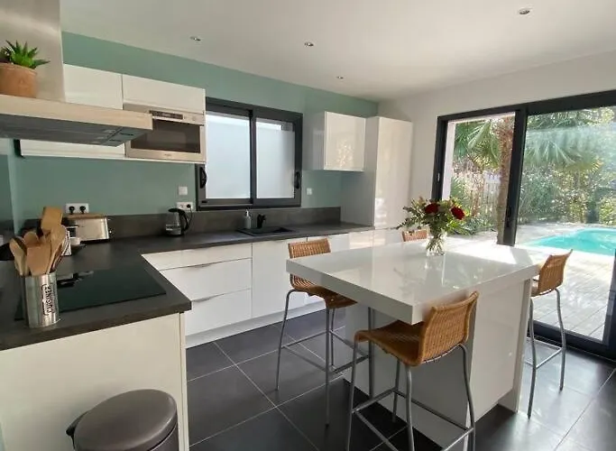 Βίλα 12 Pers Avec Piscine Chauffee 1 Mai Au 30 Sept